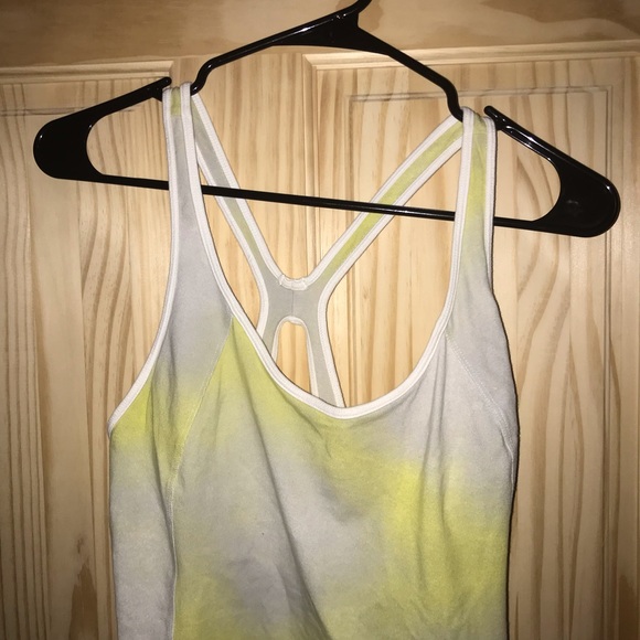 Patagonia yellow tye-dye built-in bra running joggers  shirt size M - Picture 4 of 5